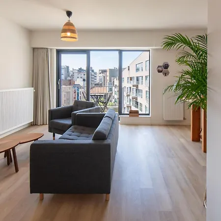 Apartment With Scenic View *