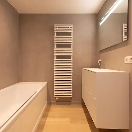 Apartment With Scenic View