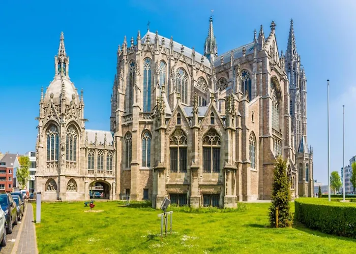 In Near The * أوستيند