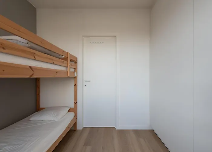 In Near The أوستيند