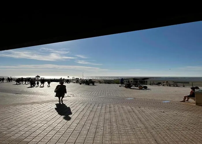 In Near The أوستيند